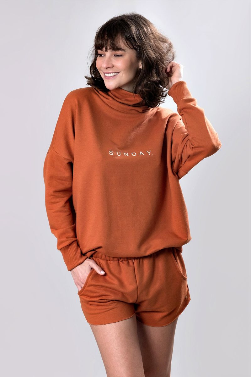 Frente_Pose2_Shorts_Gaia