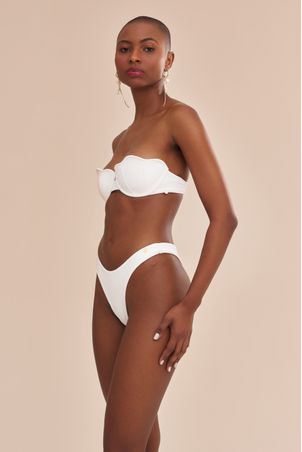 Biquíni Calcinha Asa Delta Conchas Off White