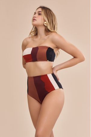 Biquíni Conjunto Top Tomara que Caia e Hot Pant Waves Preto