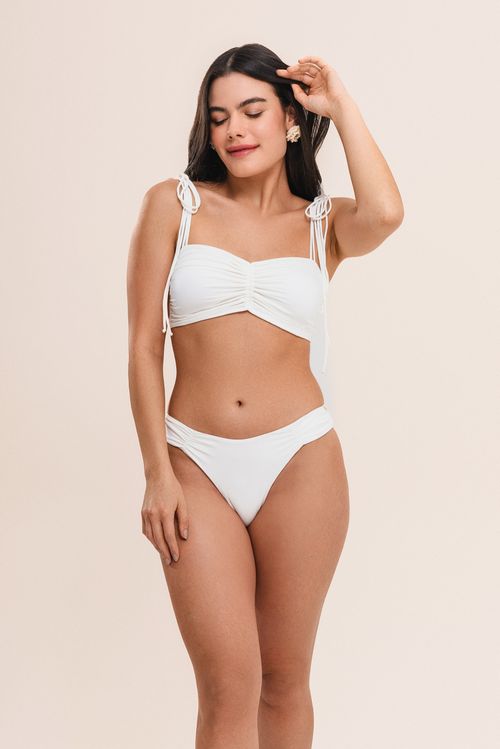 conjunto top bandeau com lacinhos e calcinha midi com franzidos bio artemis off white