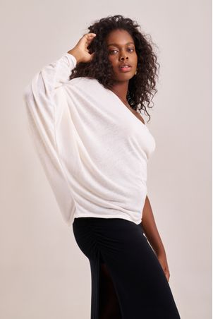 Blusa um ombro só naturalinho