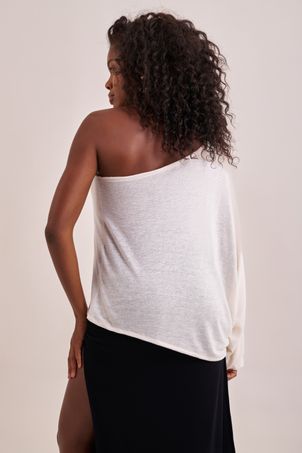 Blusa um ombro só naturalinho