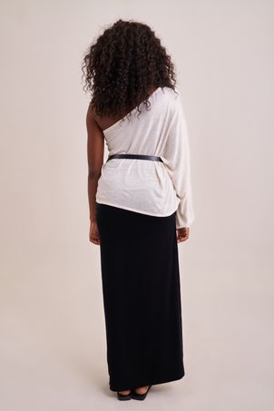 Blusa um ombro só naturalinho