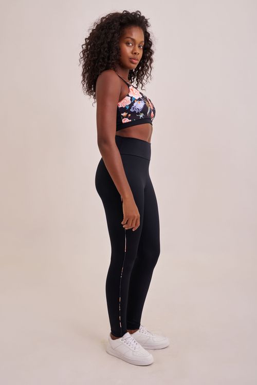 top attitude estampa floral rosa
