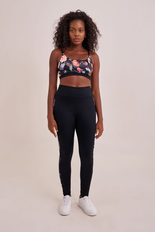top attitude estampa floral rosa