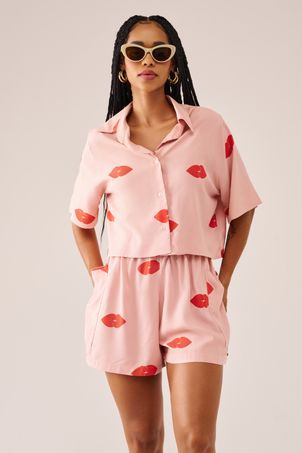 Conjunto camisa e shorts bisou bisou