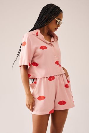 Conjunto camisa e shorts bisou bisou