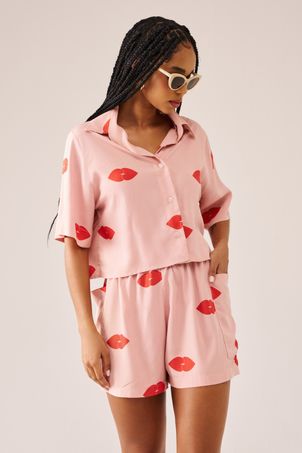 Conjunto camisa e shorts bisou bisou