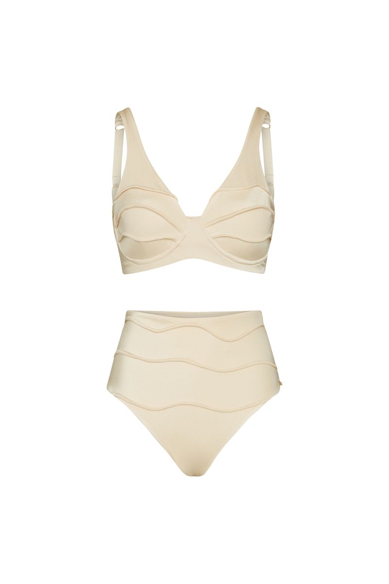 Lungomare-off-white-top-com-aro-e-hotpant_