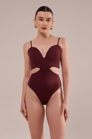 Maiô strapless matelassê orla cabernet