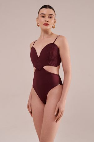 Maiô strapless matelassê orla cabernet