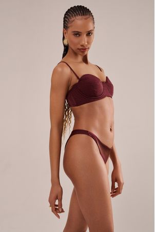 Biquíni Conjunto top em matelassê e calcinha mia orla cabernet