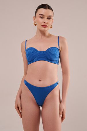 Biquíni Top em matelassê orla azul