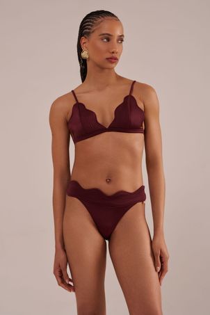 Calcinha Biquíni midi em matelassê orla cabernet