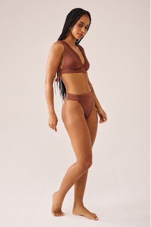 Calcinha biquini midi cintura alta french kiss marrom cappuccino