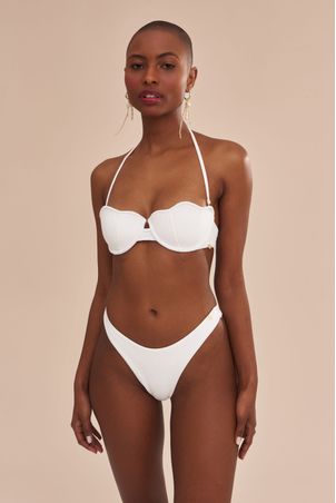 Conjunto Biquíni Top e Calcinha Asa Delta Conchas Off White
