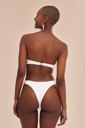 Conjunto Biquíni Top e Calcinha Asa Delta Conchas Off White
