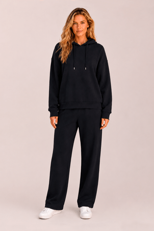 calça reta essential tech preta