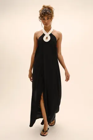 saída longa com matelassê em viscose falésias preto e branco