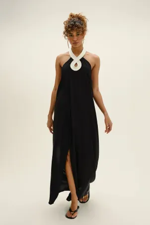 saída longa com matelassê em viscose falésias preto e branco