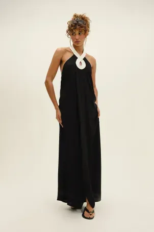 saída longa com matelassê em viscose falésias preto e branco